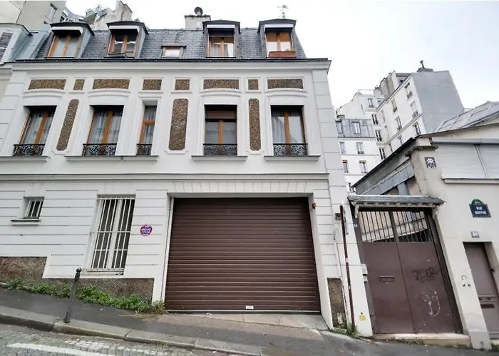 Апартаменты Montmartre Cozy And Bright 1bd With Terrace